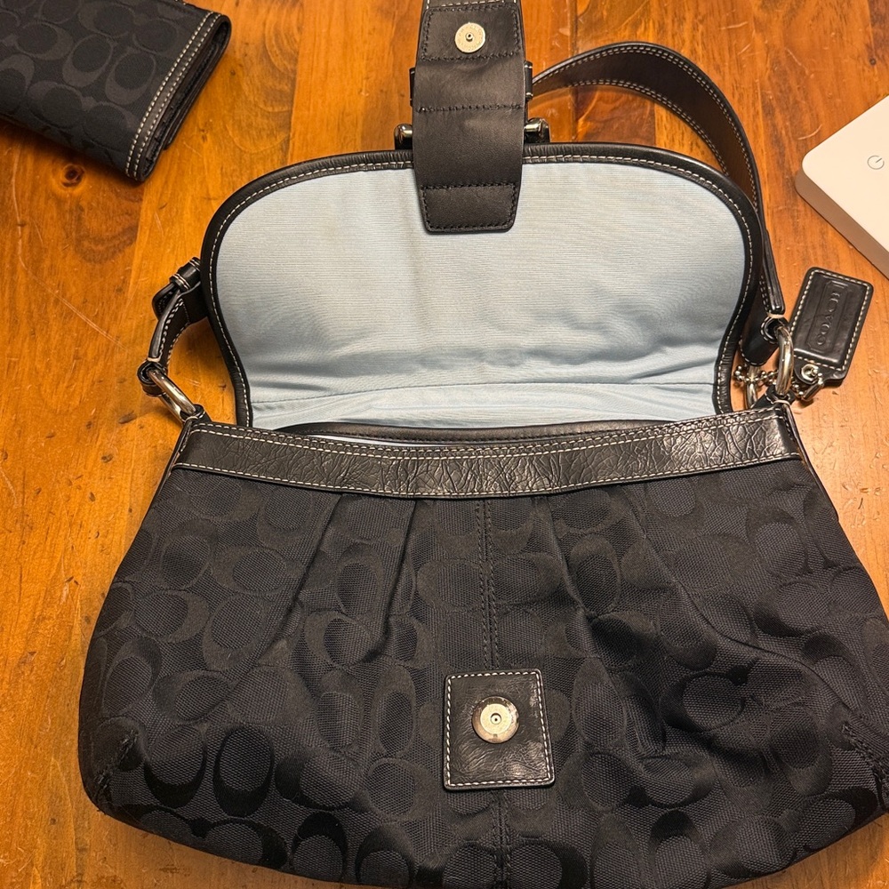 Coach SoHo Black Shoulder Bag with Silver Accents and Matching wallet - Picture 8 of 16